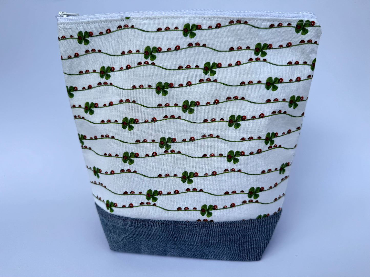 Tasche im Glückskäferdesign